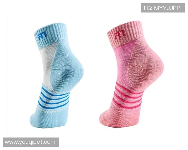 羽毛球装备选购指南：如何选择适合的球袜提升运动表现